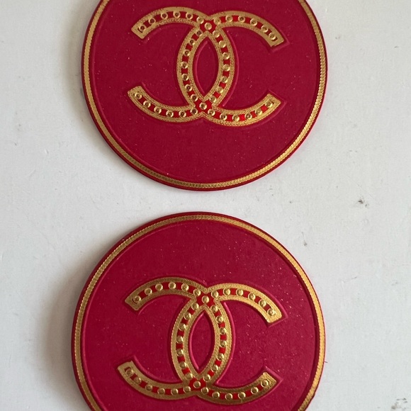 Chanel x2 From the Chanel boutique red and gold box/gift decorations - Picture 3 of 6